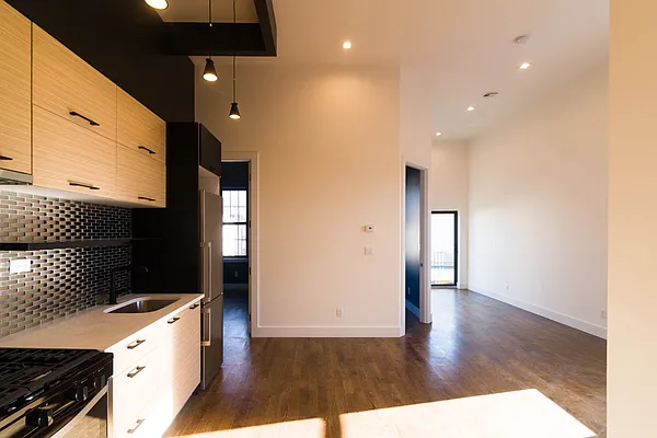 Rented by Nooklyn NYC LLC | media 51