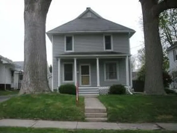 704 Gilbert St, Kewanee, IL 61443