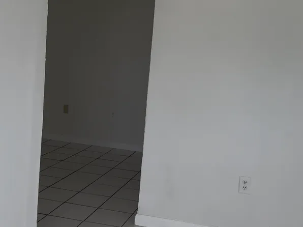 2285 NW 23rd St APT 3, Miami, FL 33142