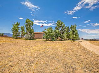 470 Meadowlake Rd, Los Lunas, NM 87031
