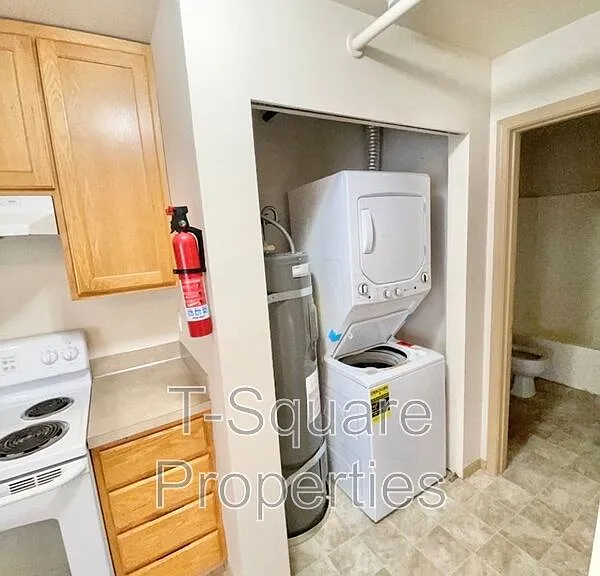 717 Cedar Ave #202 — Photo 3