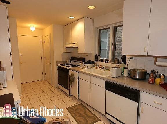 2nd image of 845 N Hoyne Ave #First
