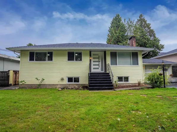 11318 Glen Avon Dr, Surrey, BC V3R 4Y5