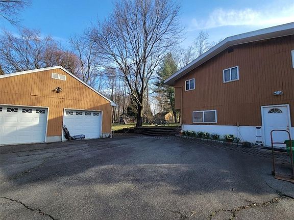 5th image of 22 Smith Hill Road