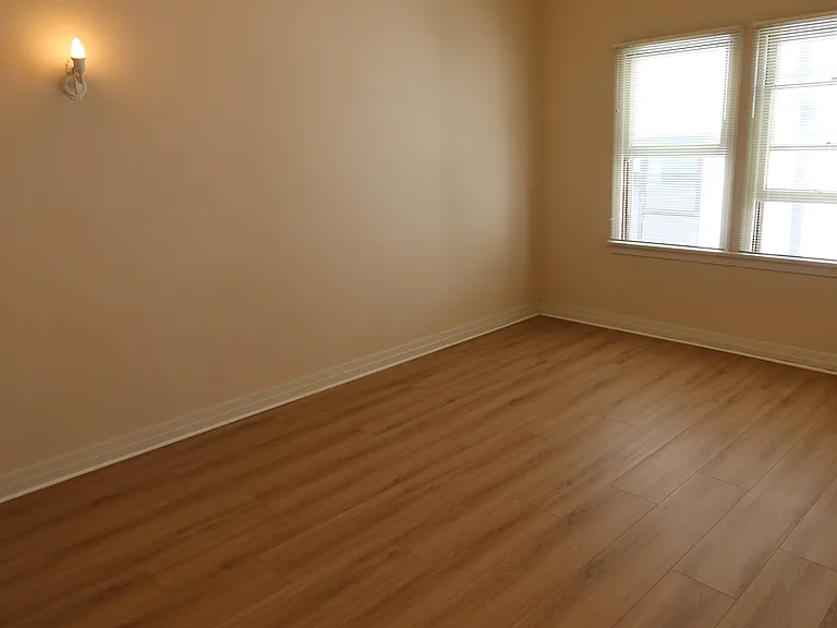 803 N Detroit St #7 — Photo 8