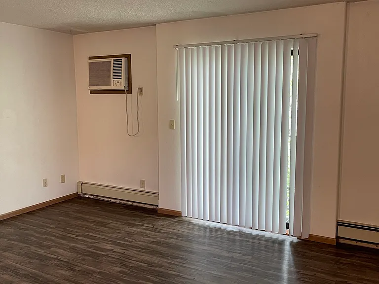 510 S Van Buren St #7 — Photo 4