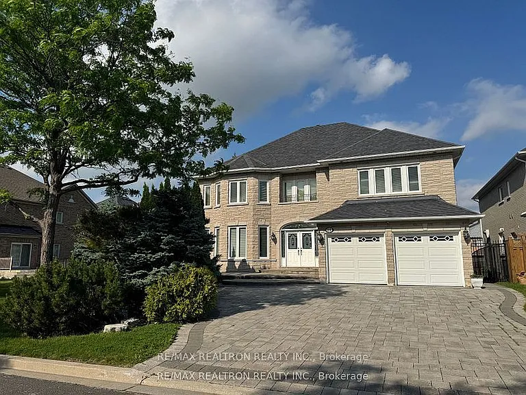21 Goldring Cres — Photo 2