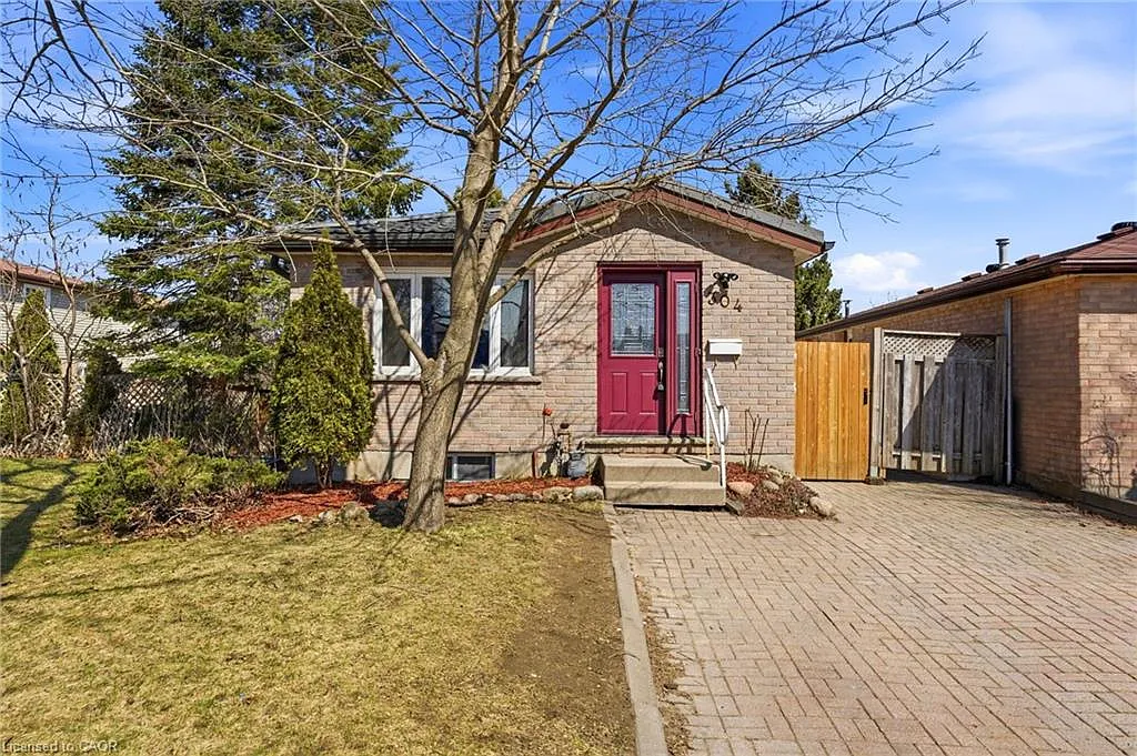 304 Dinison Pl photo 1