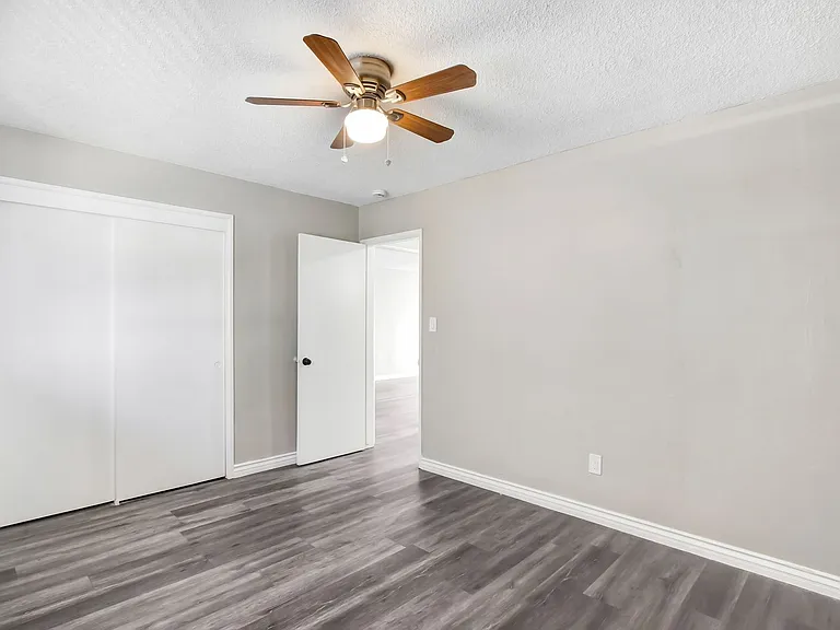 7469 Magnolia Ave. — Photo 8