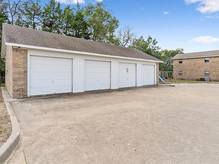 317 N Katy Rd #202 — Photo 16