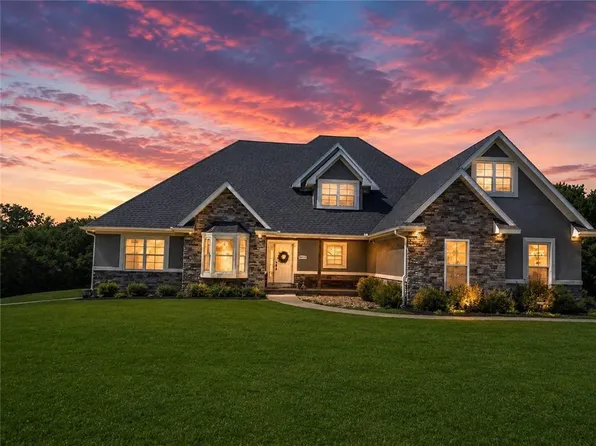 12789 Pontiac Dr, Savannah, MO 64485