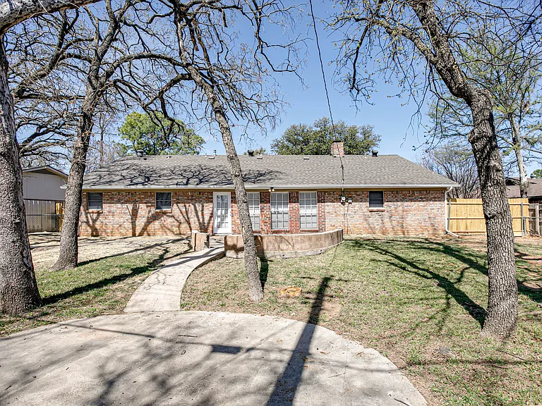 812 Stratford Dr — Photo 27