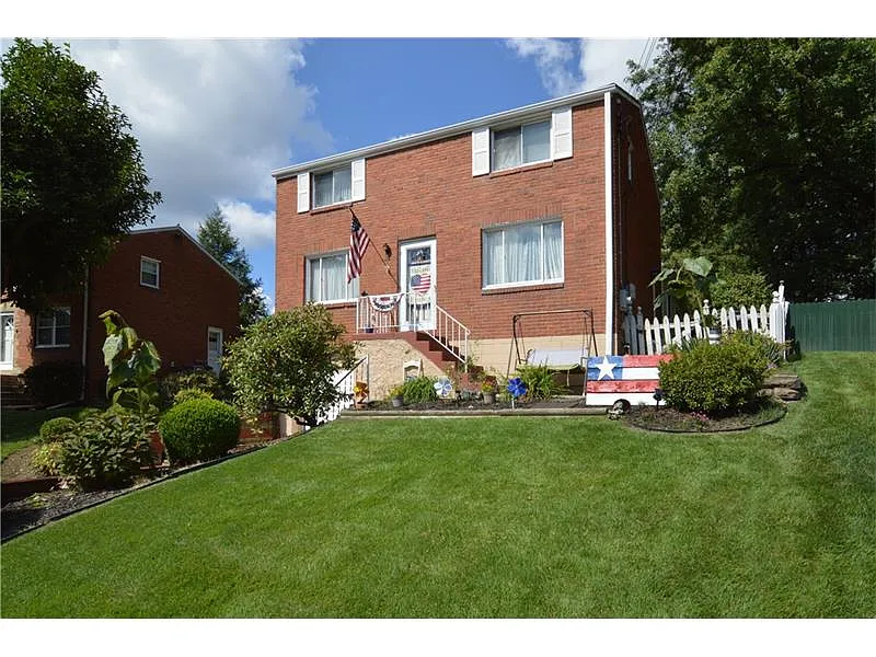 988 Elizabeth St photo 1