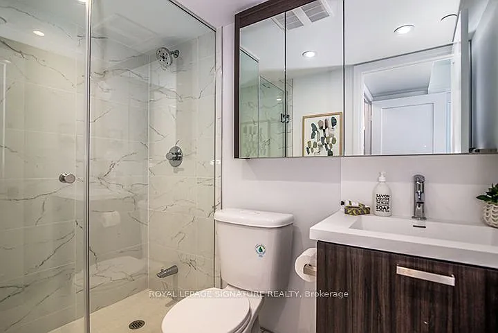 18 Erskine Ave #1909 — Photo 11
