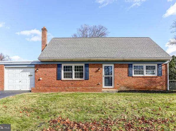 233 Cardinal Rd, Lititz, PA 17543