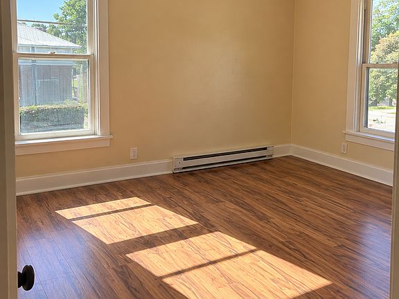 5th image of 628 W 3rd St Unit B
