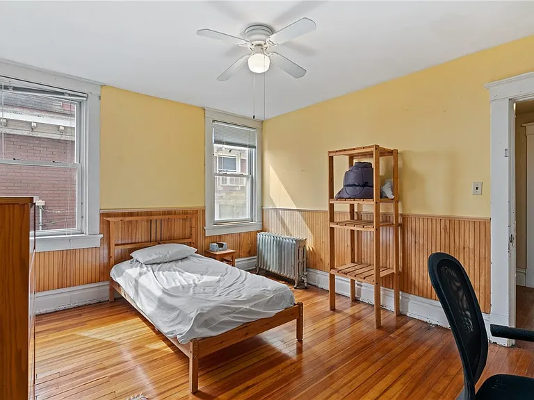 922 Jancey St — Photo 18