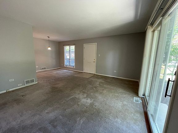 5th image of 467 Sunnybrook Ln