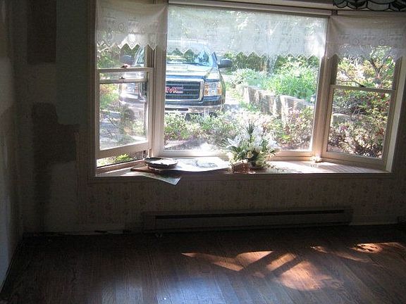 3rd image of 517 Payne Hill Dr