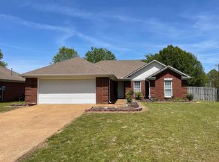 11 Castlegate Dr, Jackson, TN 38305