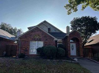 707 Chippewa Ln, Grand Prairie, TX 75052