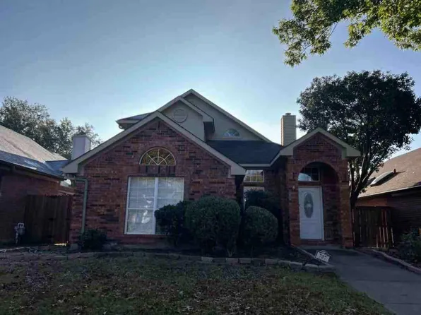 707 Chippewa Ln, Grand Prairie, TX 75052