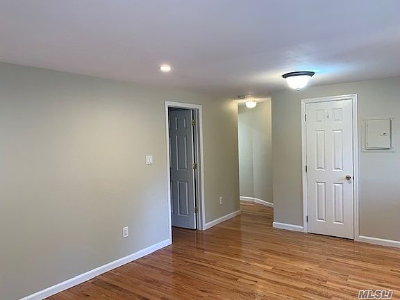 4th image of 3 Vine Ln
