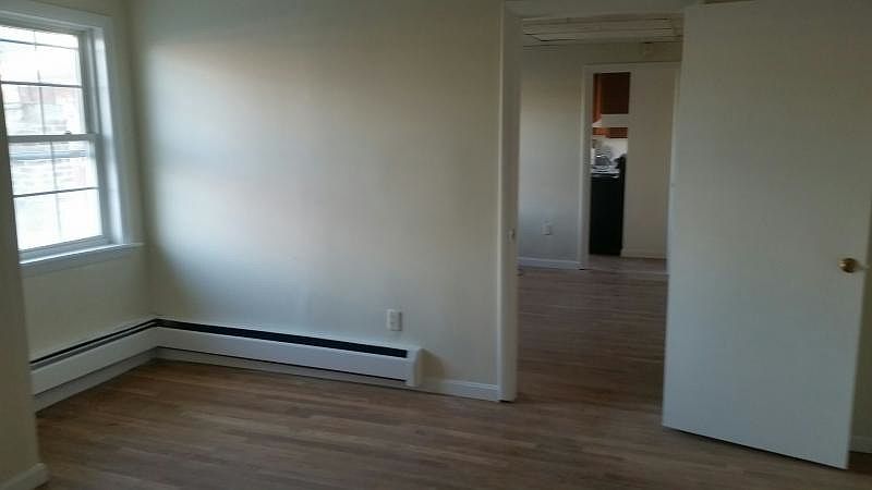 2nd image of 2 Chestnut Hill Ave APT 003