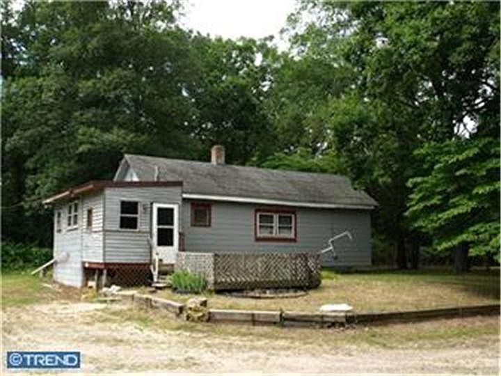 2nd image of 1064 E Malaga Rd