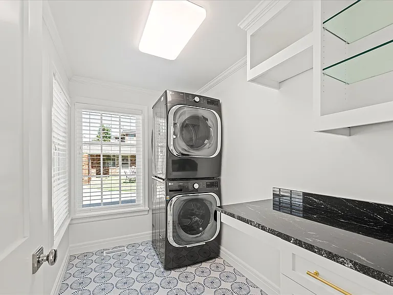 6521 Avondale Dr — Photo 41