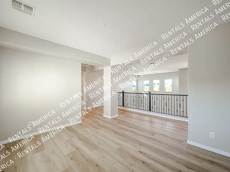 18676 E Braeburn Ln — Photo 31