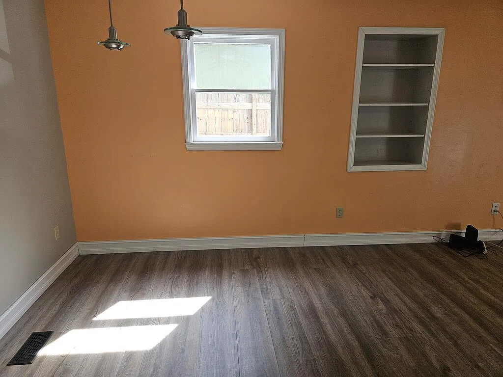 4 bed, 2.0 bath, $1,750 — Photo 3