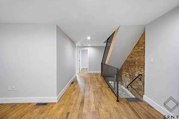 Rented by ERNY LLC | media 19