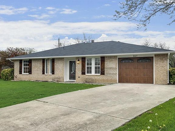 2nd image of 307 Monica St