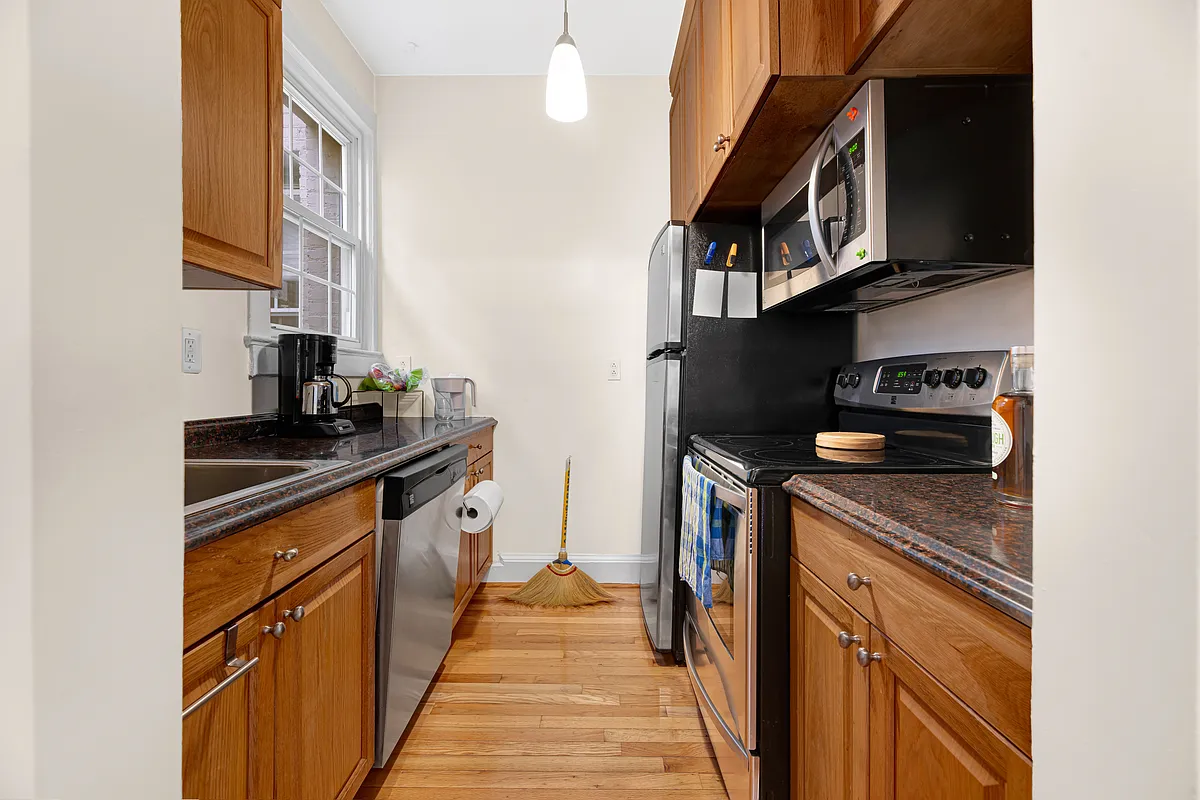 Building Photo - 1125 Maryland Ave NE #10