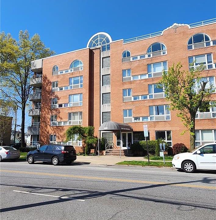1st image of 205 Mineola Boulevard #4J