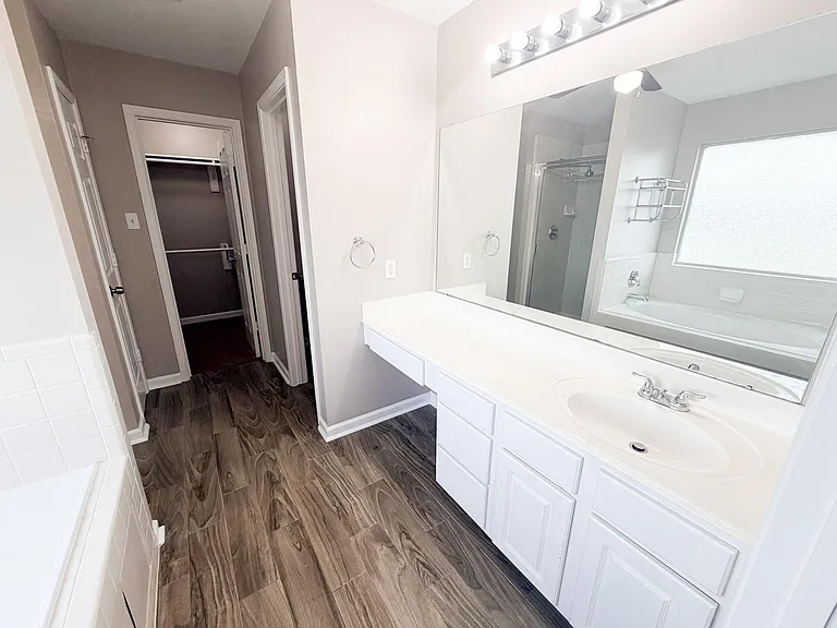 4422 Park Trail Ln — Photo 15