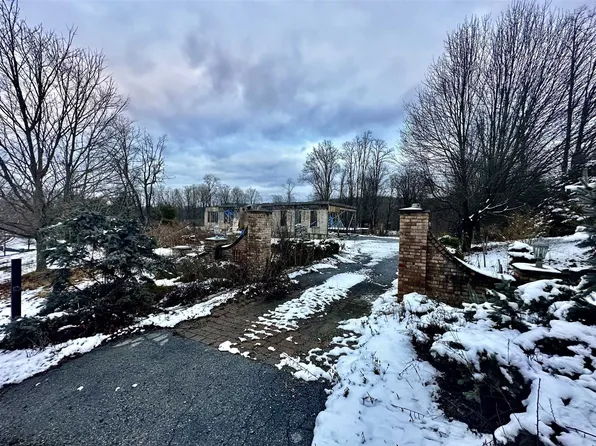 110 Devon Farms Rd E, Stormville, NY 12582