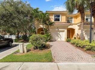 340 River Bluff Ln, Royal Palm Beach, FL 33411