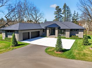 7004 Franklin Rd, Bloomfield Hills, MI 48301