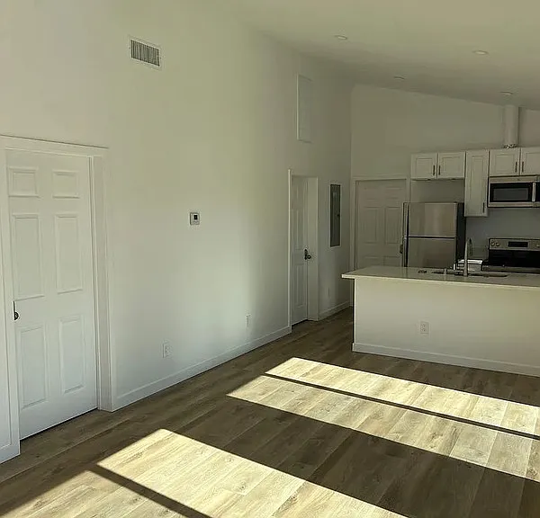 2228 Conquista Ave — Photo 8
