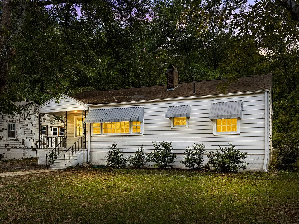 832 Meadowbrook Dr