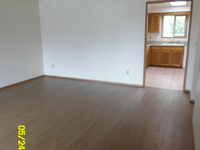 745 SE Alethea Way — Photo 5