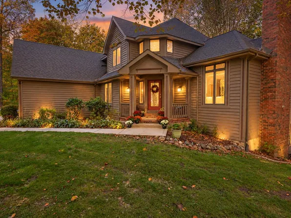 235 Crabapple Ln, Valparaiso, IN 46383