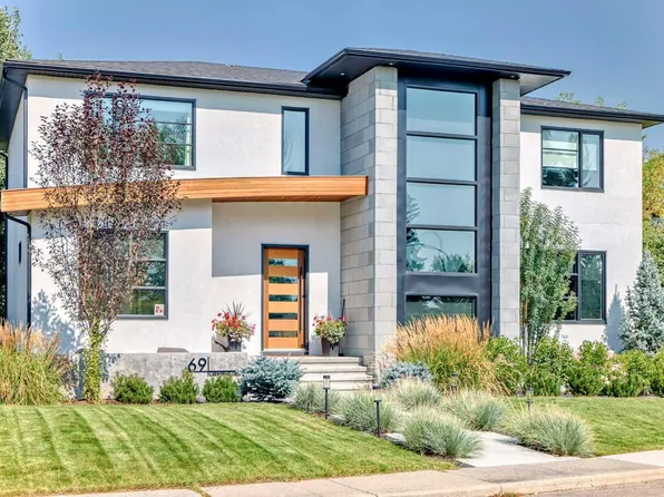 69 Carmangay Cres NW, Calgary, AB T2L 0S8