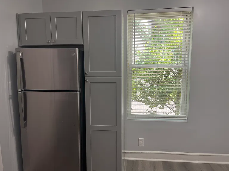 520 Boulevard NE — Photo 8