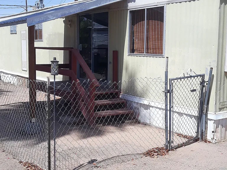 200 S Marshall St #25 — Photo 1