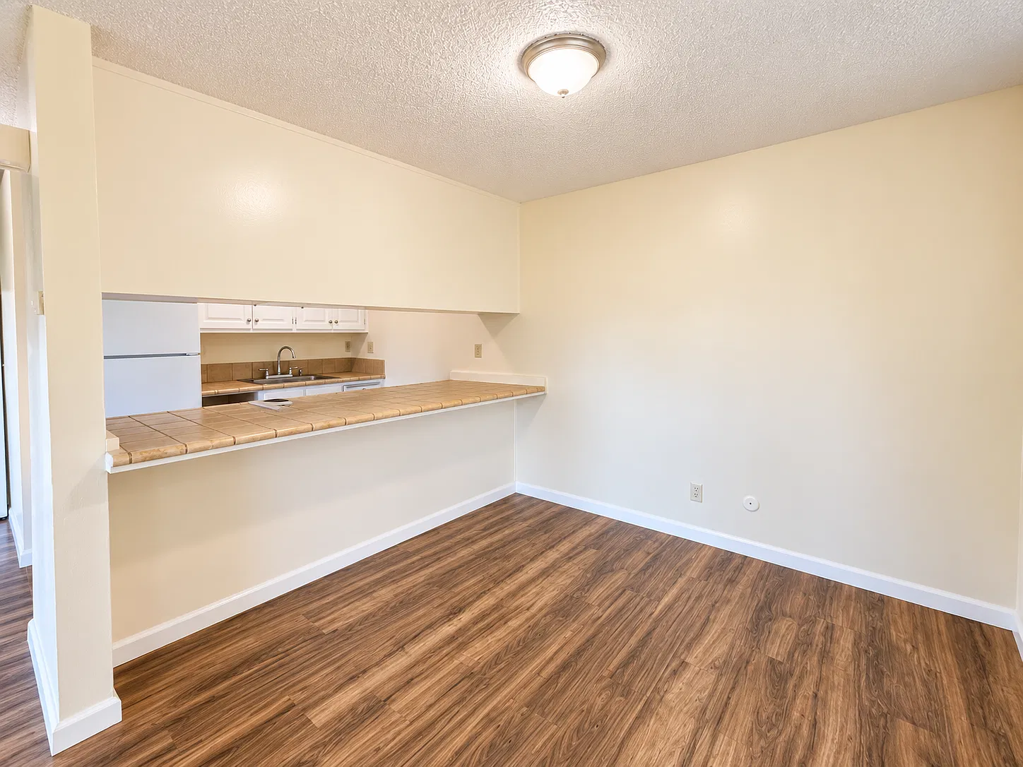 Concord Court Apartments — Photo 3
