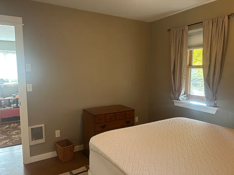 233 Breezy Point Ave — Photo 4