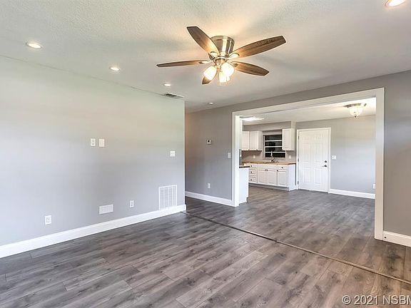 4th image of 2826 Travelers Palm Dr